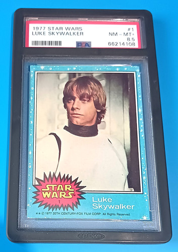 1977 Topps Star Wars #1 Luke Skywalker — PSA 8.5