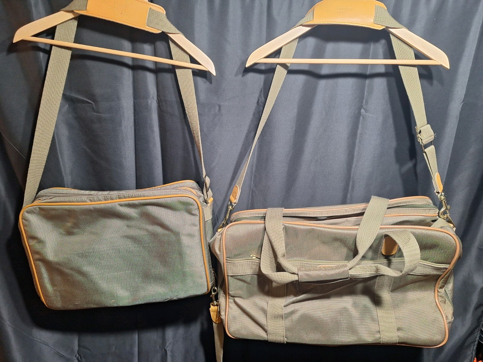 Set With Shoulder Messenger Travel Bag