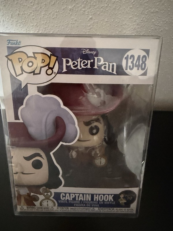 Funko Pop! Disney Peter Pan Captain Hook #1348 Vinyl Figure with Protector