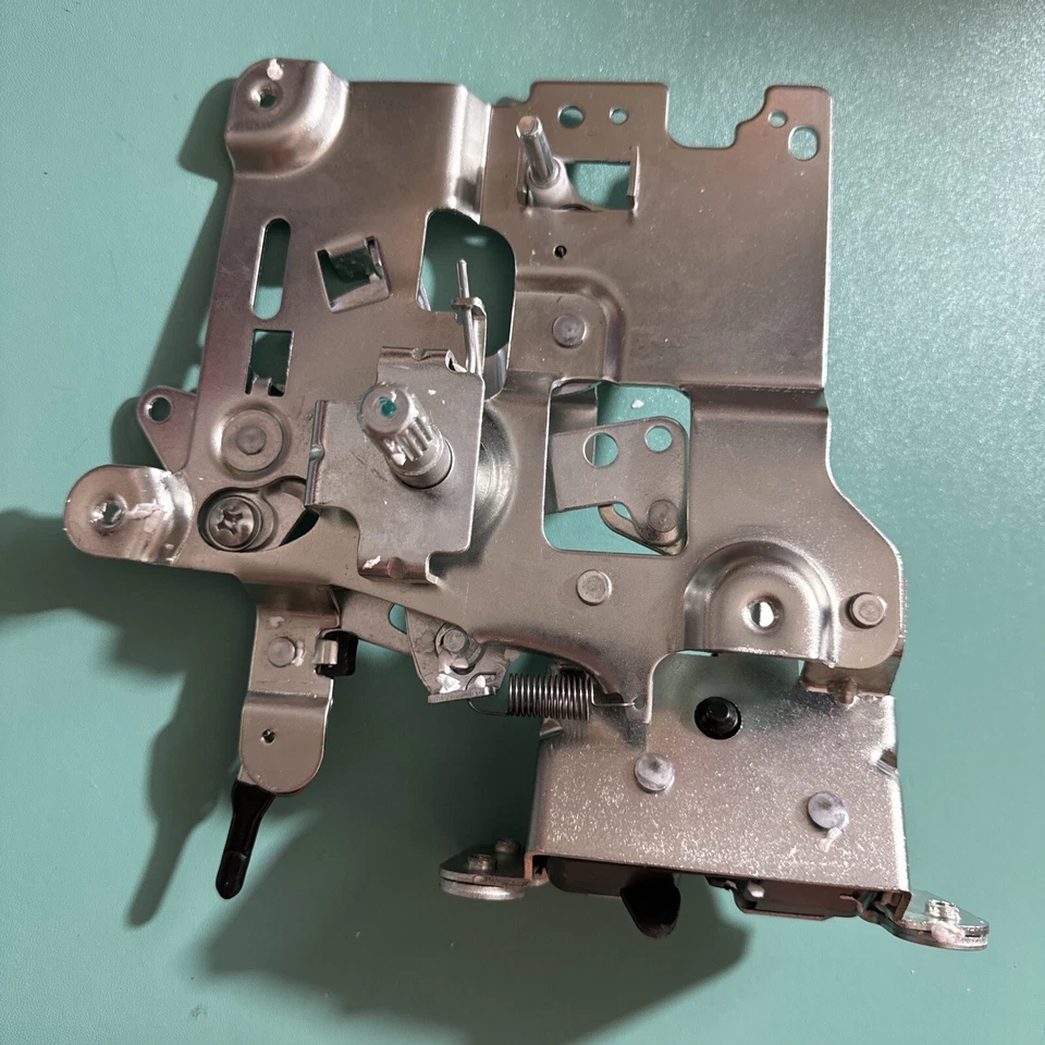 Conjunto de pestillo de puerta trasero plateado para Chevy Express 1500 1996-2014 Foto 2 de 4