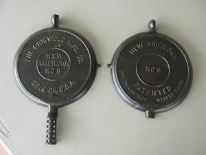 1901 Griswold #8 New American Waffle Maker  976A Handle Broke 977B Handle Good