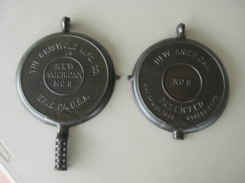 1901 Griswold #8 New American Waffle Maker  976A Handle Broke 977B Handle Good