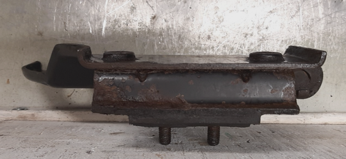 Jeep Wrangler YJ 1991-1995 OEM 4.0 AX15 Transmission Mount Bracket FREE SHIPPING - Picture 4 of 5