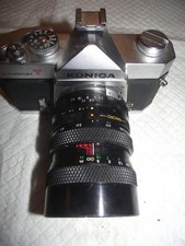 KONICA AUTOREFLEX T 35MM FILM SLR CAMERA WITH A SOLIGAR 35-70MM F2.5-3.5 LENS