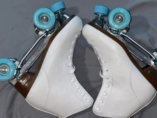 Roller Derby Quad White  Skates w/ Teal Wheels Women's sz 10