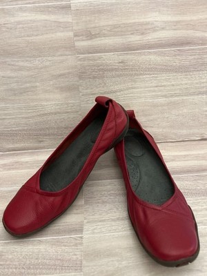 women's Naturalizer Red Flexy Slip-on Ballet Leather Flats Size 7.5 M