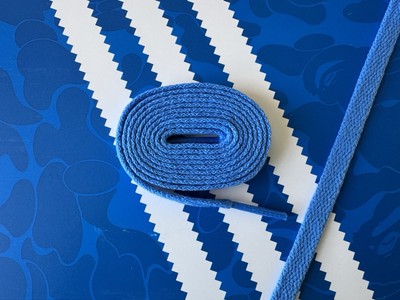 Adidas Original flache Schnürsenkel in blau rausch - Länge 100 cm Breite 8 mm