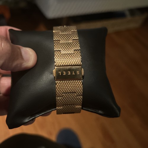 NEW GUESS ROSE GOLD TONE,DIAMOND ACCENT,MESH BRACELET WATCH-U0280G2 - Picture 2 of 6
