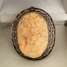 Vintage Italian Cameo Brooch Pendant, 14K Rose Gold Tone Filigree Frame