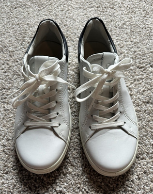 ECCO Women s Leather Lace-Up Sneakers White/Black Extra Width EU37 US6-6.5
