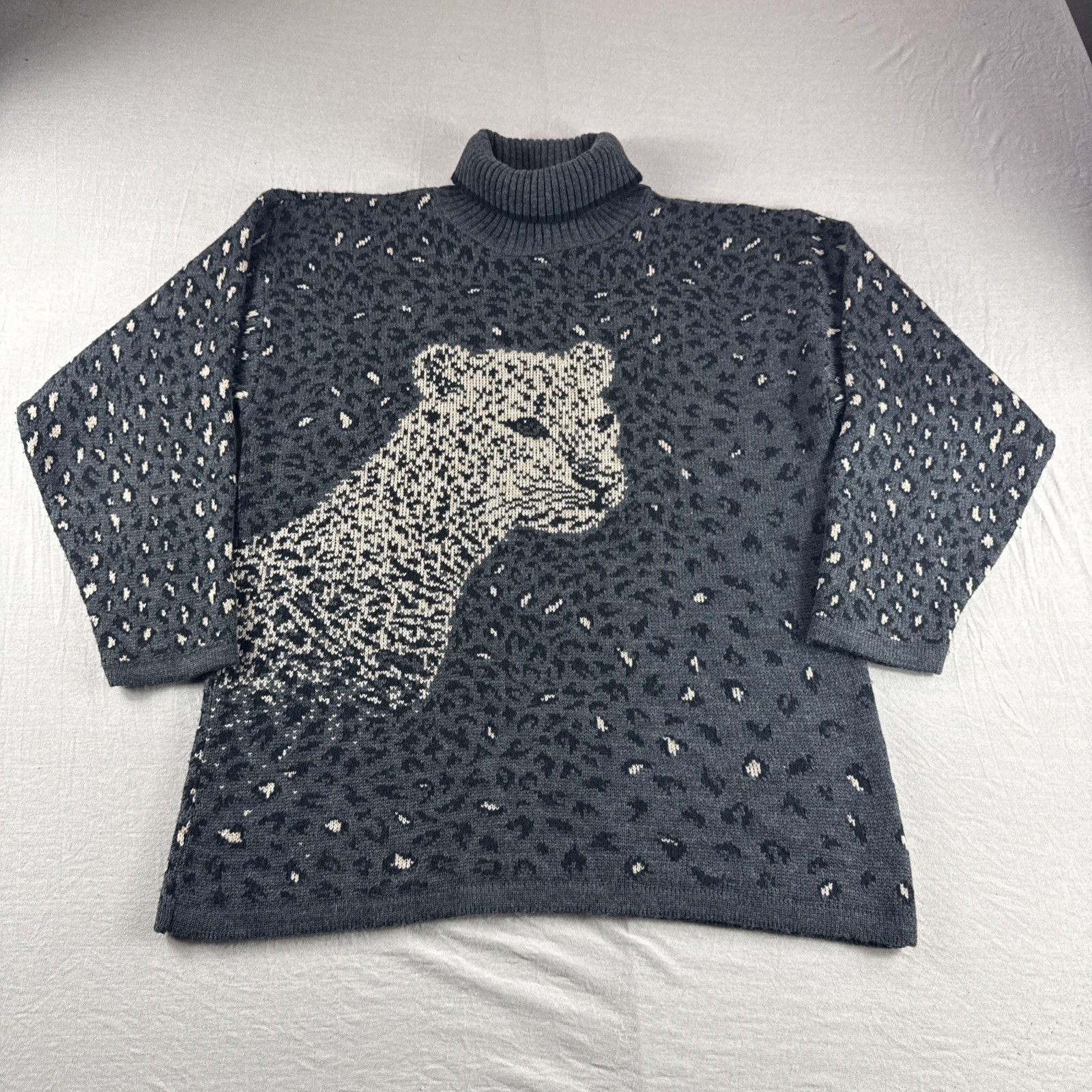 Vintage Basic Editions Leopard Sweatshirt Womens … - image 1