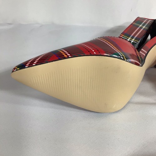 Woman’s Madden Girl Saaxon Red Plaid Heels Shoes Size 5.5 - Picture 4 of 12