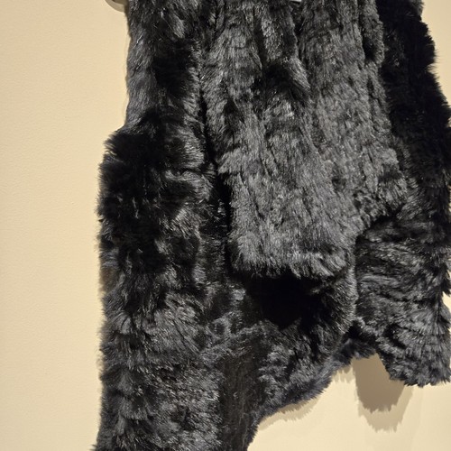 Love Token Black Rabbit Fur Vest Size M NWT - Picture 3 of 7