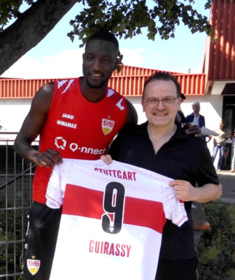 VfB Stuttgart  Jako ''GUIRASSY'' Trikot GR. M 2024; Team Handsigniert CHARITY