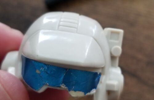 BUMBLEBEE G1 Transformers TF Pretenders Series 1989 Complete Action Figure - Picture 10 of 12