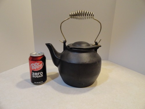 VINTAGE CAST IRON TEA KETTLE SWING LID COIL HANDLE Ceramic Enamel Inside - Picture 2 of 11