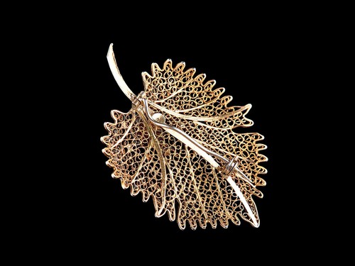 Broche de coral. Broche antiguo raro de plata esterlina 800 con follaje de filigrana - Imagen 2 de 7