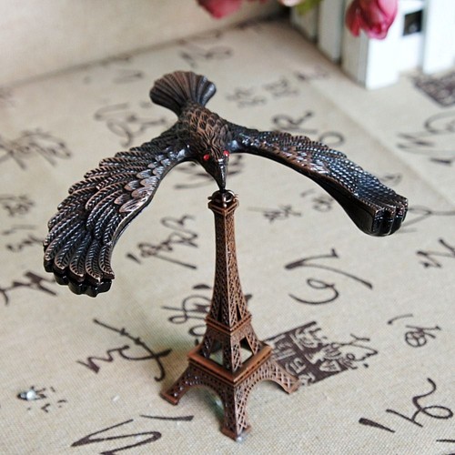Ornament Eiffel Tower Building Home Office Decor Figurines Gravity Bird - Picture 15 of 16