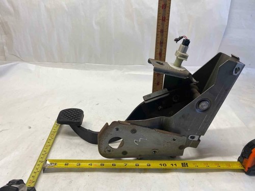 2006 SATURN VUE Emergency Parking Foot Stop Brake Pedal Assembly 2.2L Manual G - Picture 5 of 15