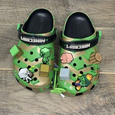 Crocs x Minecraft Elevated Clogs  Green With Jibbitz   Men  s 5 / Women  s 7
