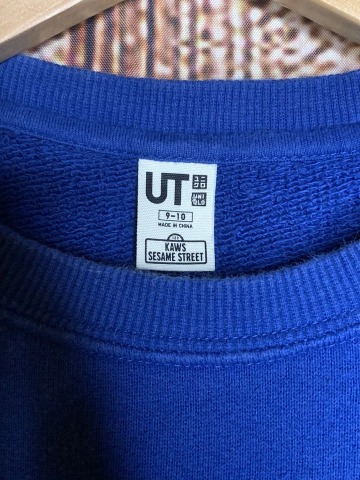 SUDADERA UNIQLO | KAWS | SESAME STREET ELMO COLABORACIÓN AZUL CREW 9-10 Foto 3 de 3