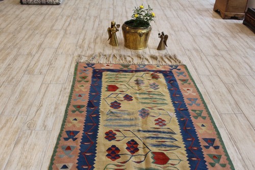 Handwoven Turkish Floral Kilim Rug - Picture 4 of 4