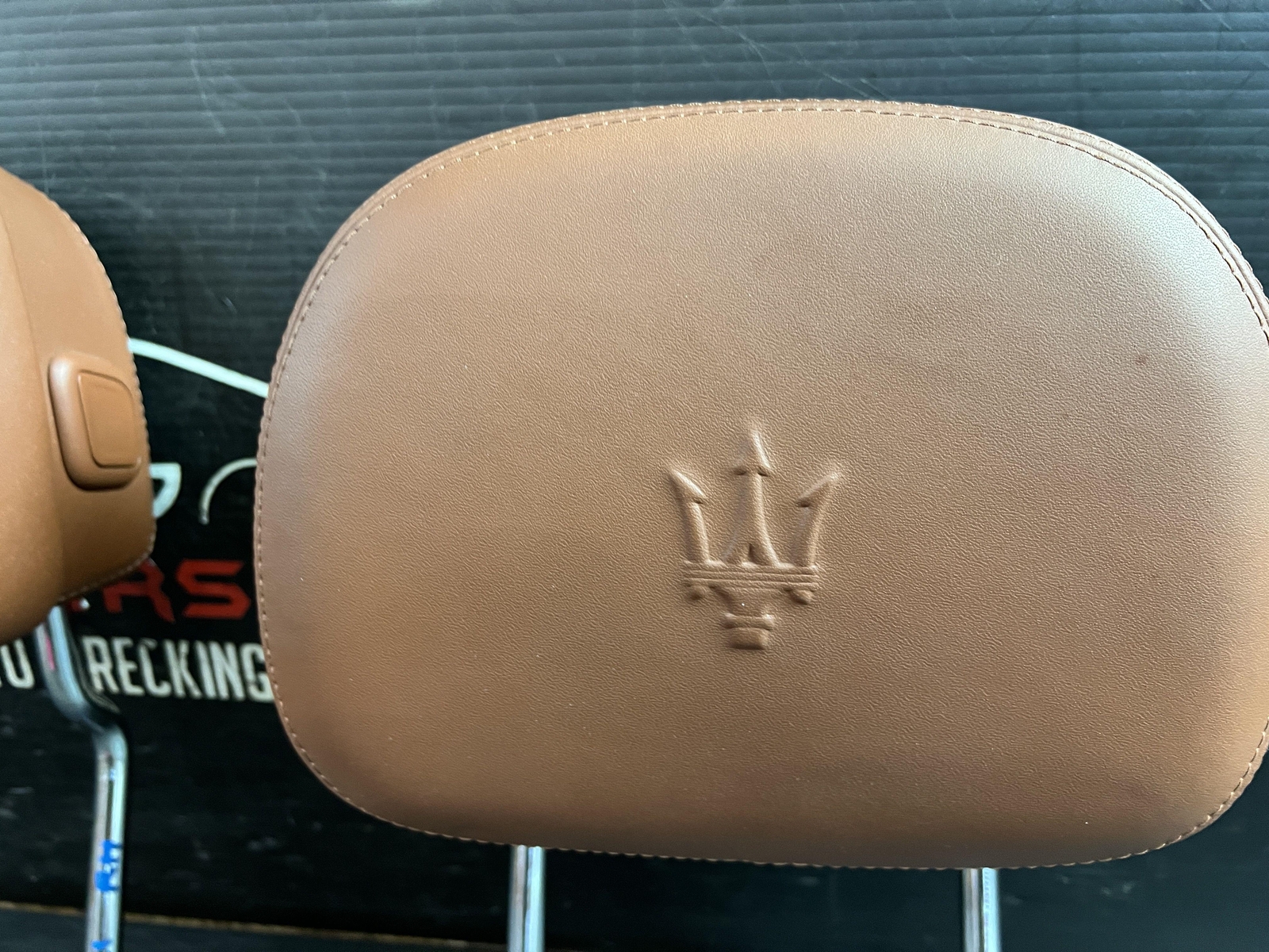 14-17 MASERATI GHIBLI FRONT SEAT DRIVER & PASSENGER HEADRESTS TAN LEATHER