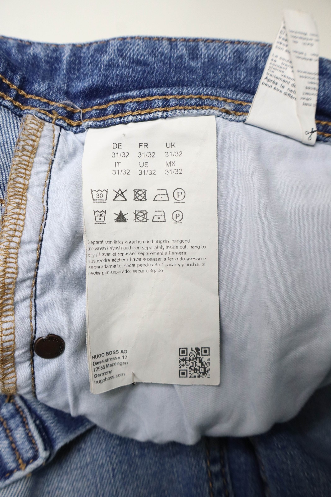 HUGO BOSS 040 Taber Tapered Fit Jeans Men's W31/L32 Faded Whiskers Button Fly thumbnail 7