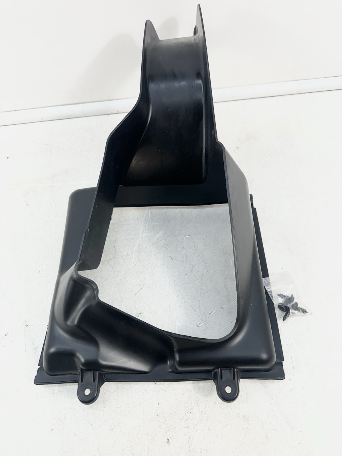 14-20 Maserati Ghibli M157 Front Right Intercooler Duct Shroud 670004139 OEM