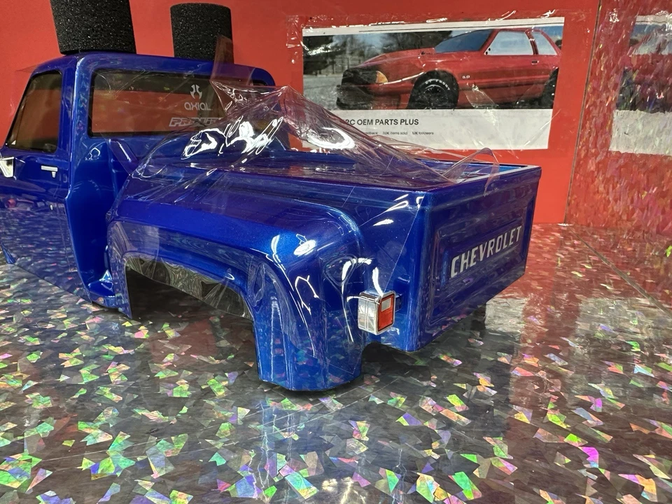 Axial SCX10 iii 1982 Chevy K-10 Body Blue Factory Painted W/lights 1/10 - Image 2 of 4