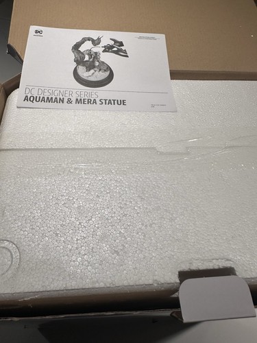 DC COMICS DESIGNER SERIES AQUAMAN & MERA STATUE - FACTORY SEALED! - Picture 5 of 5