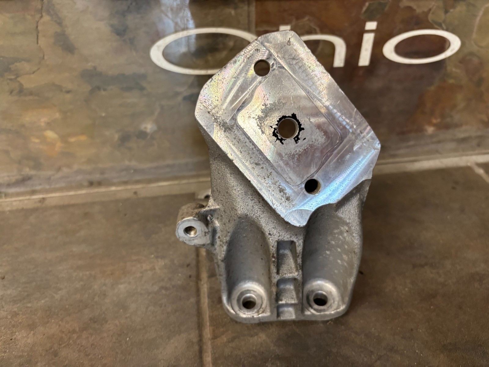 Audi R8 LEFT Engine mount