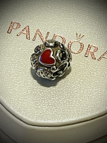 Authentic Pandora Indsamling “Family Ties” Charm - 790487EN09 RARE Denmark - Picture 4 of 15