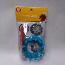 Boye Flower Loom Kit New Yarn Craft Creates Flowers