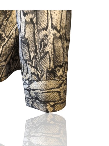 Blusa con bottoni serpente grigio poliestere nero nuova senza etichette 212 COLLEZIONE taglia M. G-2 - Foto 3 di 10