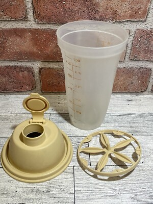 Vintage Tupperware Quick Shake Gravy Dressing Protein Shaker Beige 844-26