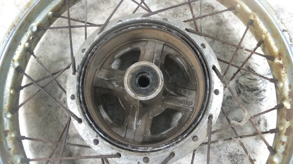 Llanta trasera 69 Yamaha YDS6 Y DS6 250 Foto 3 de 4