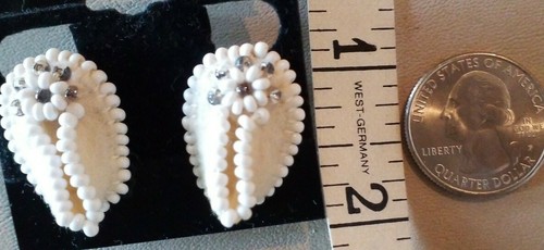 Vintage Tiny Mocassin Screw Back Earrings appear to be handmade. JUST TOO CUTE - Picture 8 of 9