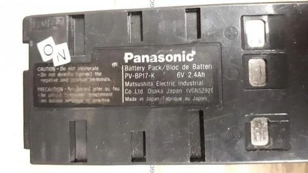 JVC Super VHS GR-SZ9 CAMCORDER W/AC ADAPTER/2XBATTERIES/BAG & CABLES VINTAGE - Image 3 of 4