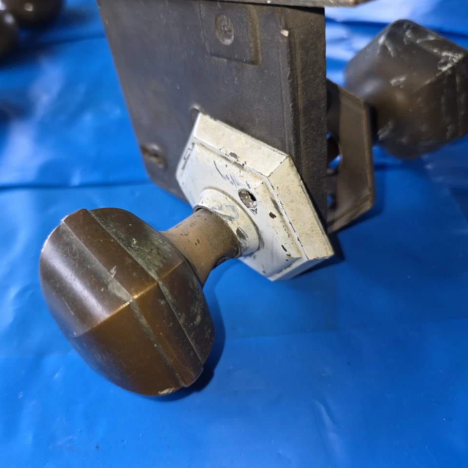 Juego de cerraduras de mortaja de latón hexagonal vintage - 2 perillas de puerta 2 placas traseras Foto 4 de 4