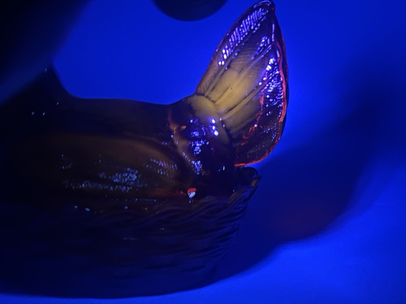 L.G. Wright Vintage Red Amberina Cadmium Glass Hen on Nest — 6.5" Split Tail