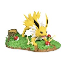 Pokemon Centre Skillful Strategy with Jolteon Evolving ?? Hand Painted Free P&P