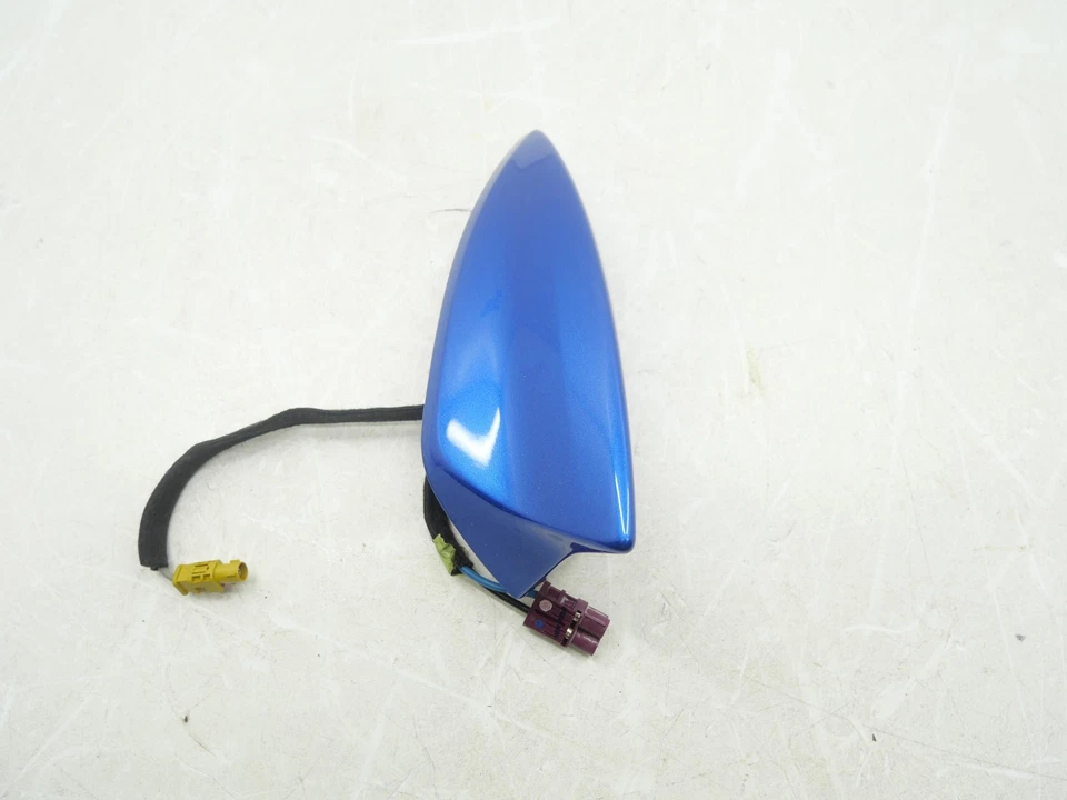 Utilice receptor de antena de aleta de tiburón Hyper Blue metálico 2016-2024 Chevy Camaro OEM Foto 3 de 4