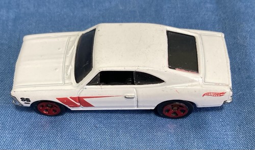 Hot Wheels Chevrolet SS - 2017 Multi-pack Exclusive - Picture 10 of 11