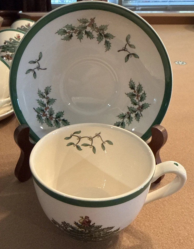 Set of 8 Vintage England Spode Christmas Tree Cups and Saucers MINT CONDITION! - Image 4 of 4