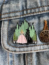 Wicked - Elphaba & Glinda Holding Hands At Emerald City Cute Friends Enamel Pin