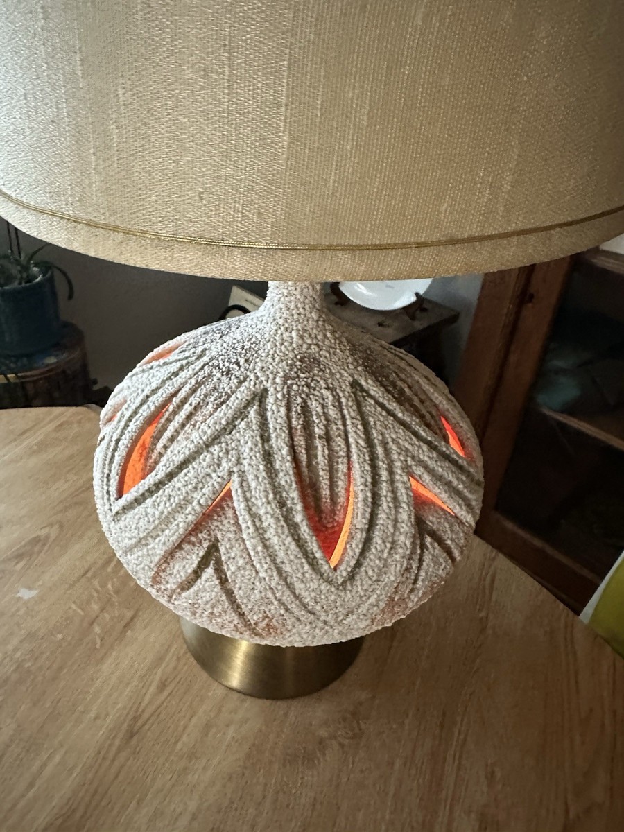 Mid-Century Modern sculptural chalkware table lamp, With Lighted