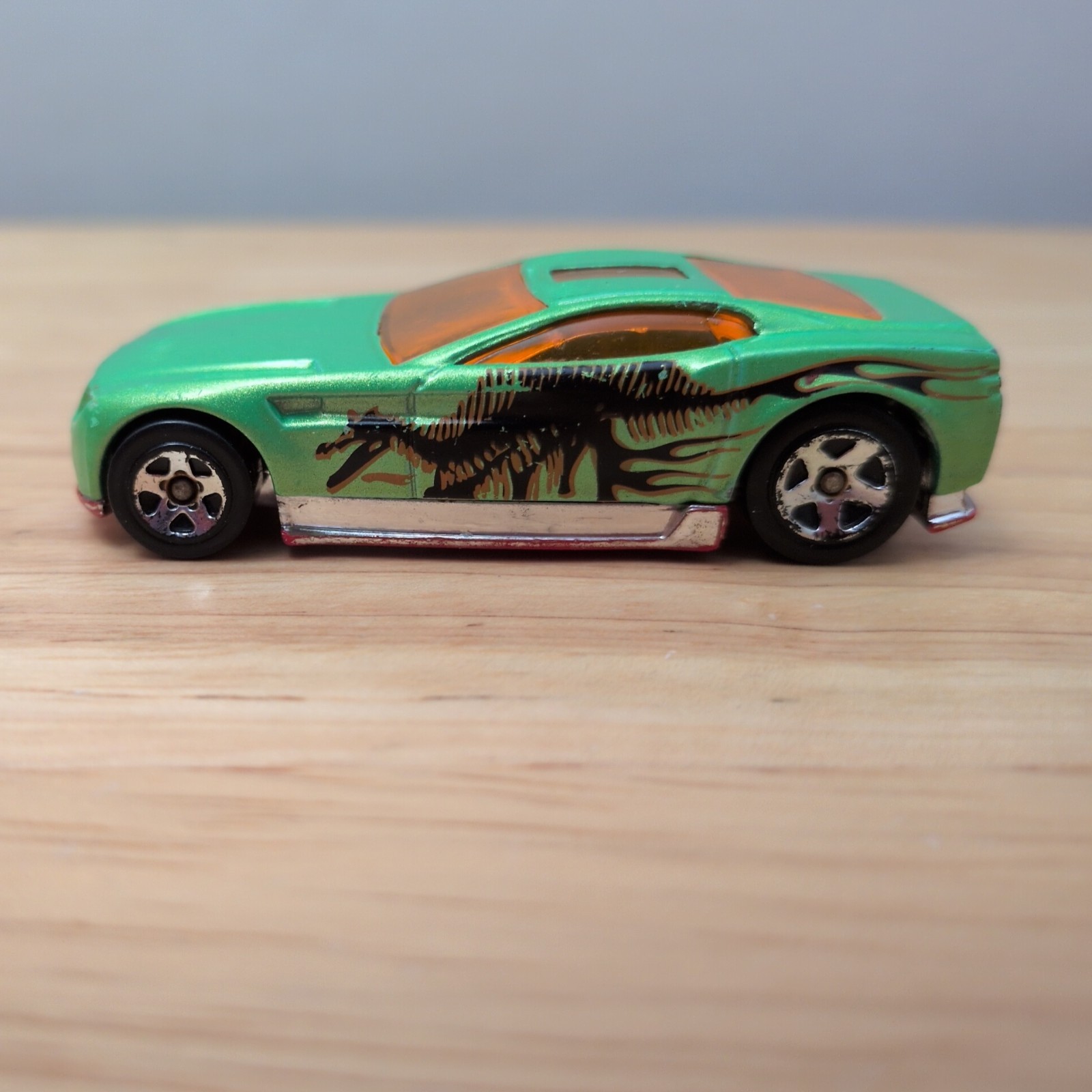 Hot Wheels/Mattel 2004 Torque Screw Car