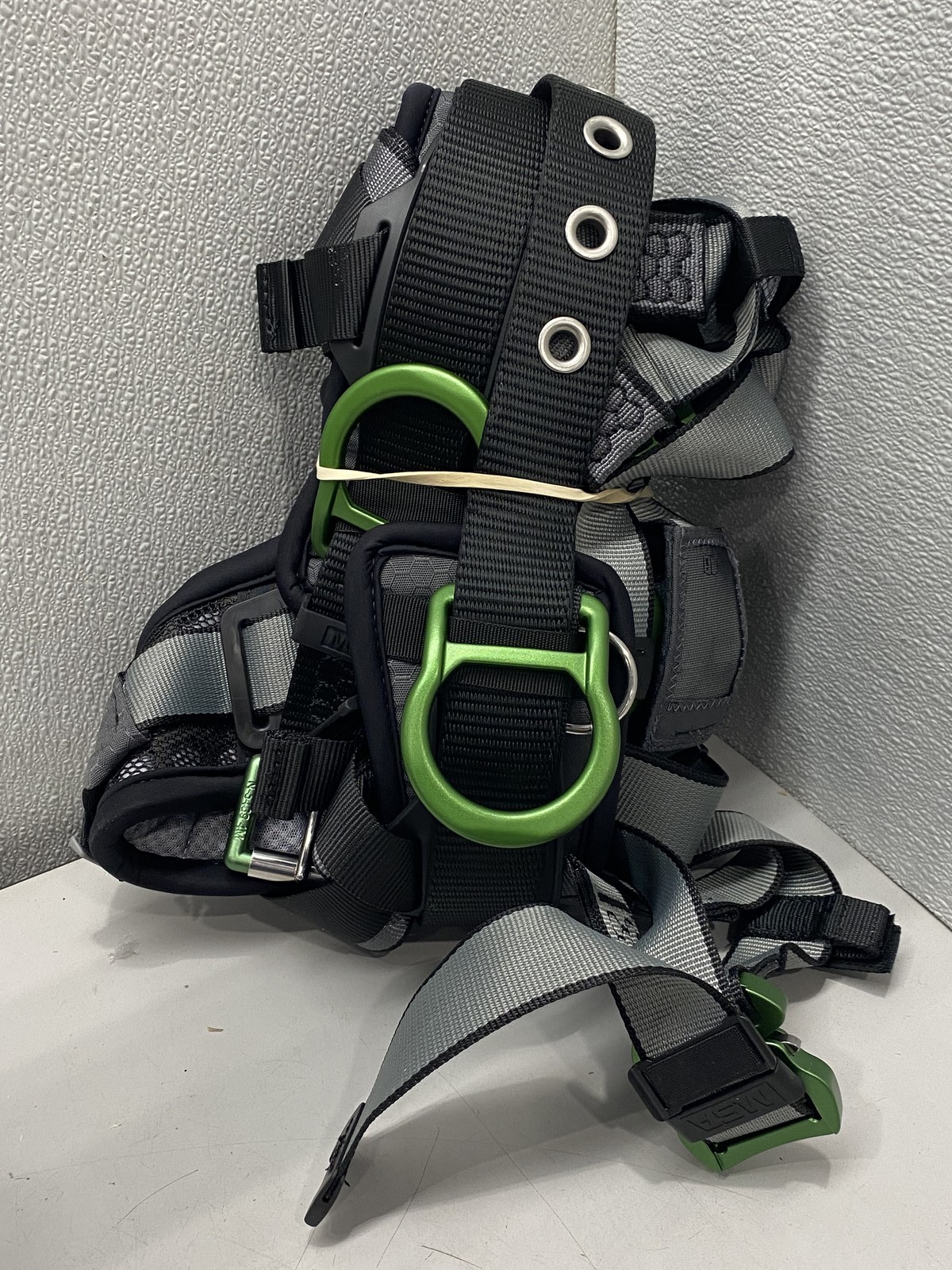 MSA Safety V-Fit Full Body Harness XL Black 10195135