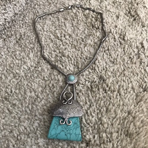Turquoise Howlite Blue Stone Pedant Silver Color Southeastern Necklace VTG - Picture 3 of 15